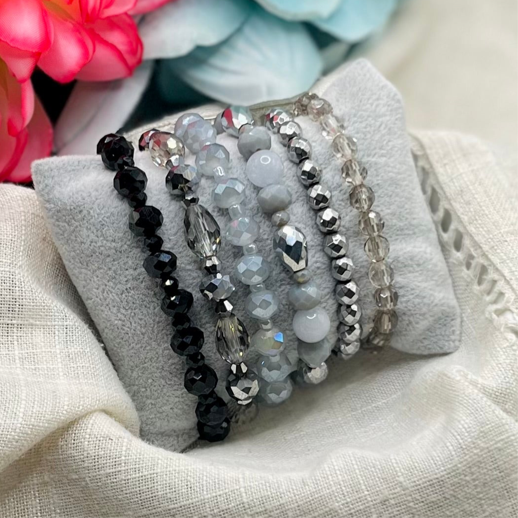 BLACK MACRAME BRACELET
