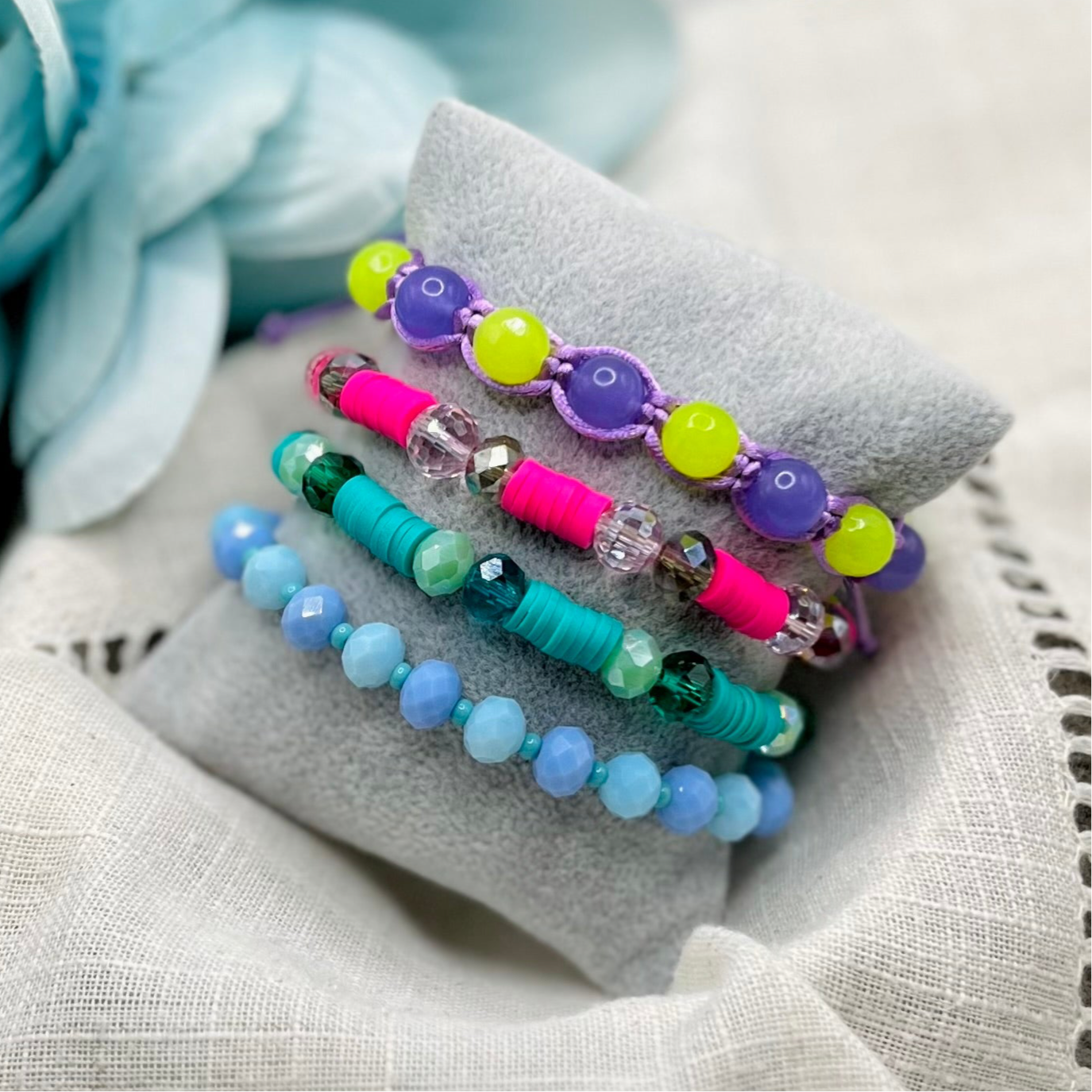 BRIGHT GREEN MACRAME BRACELET