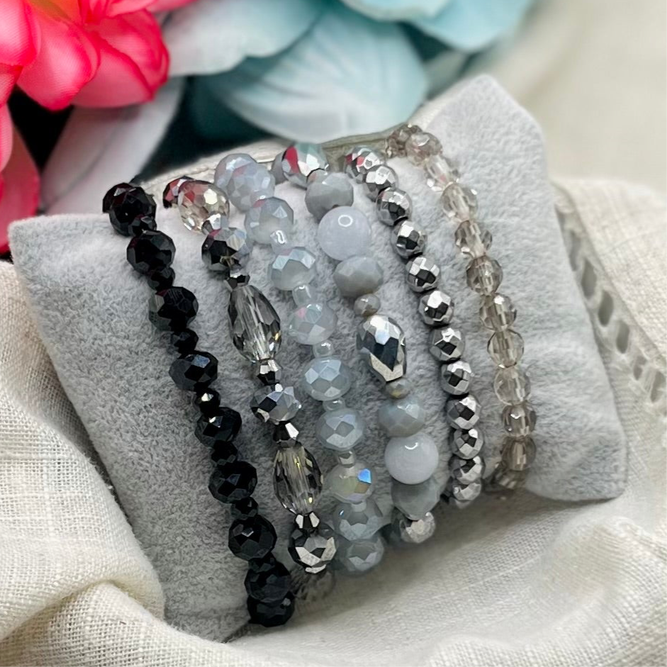 CLEAR SILVER BRACELET