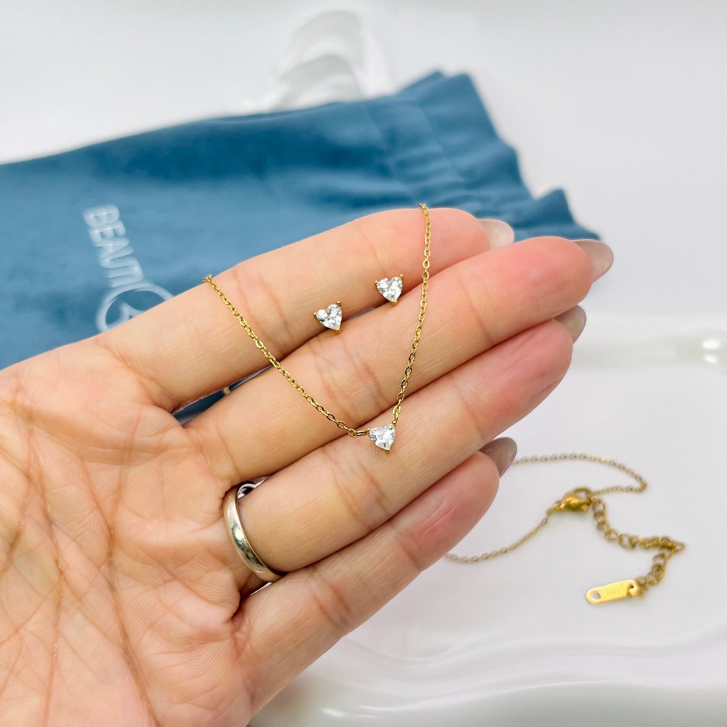 NECKLACE | EARRINGS | SET