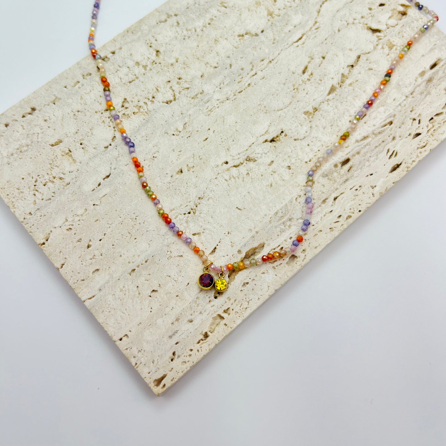 SMALL MULTICOLORED BEADS NECKLACE