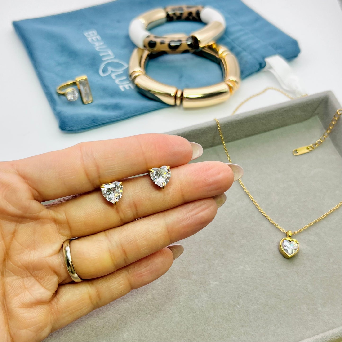 HEART SHAPED STUD EARRINGS