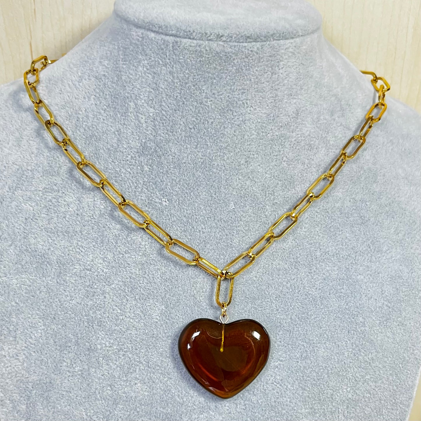 BROWN HEART PENDANT NECKLACE