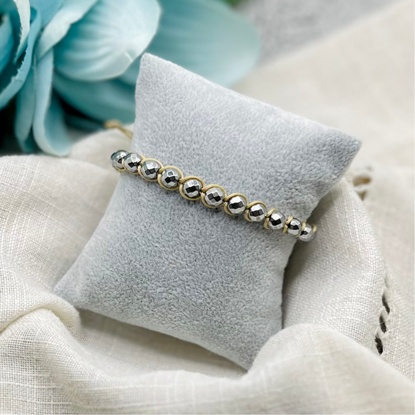 NUDE MACRAME BRACELET