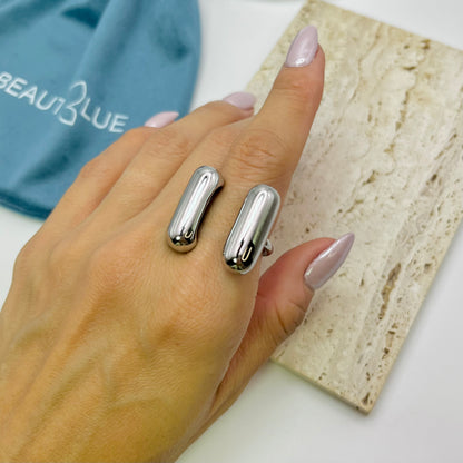 SILVER CAPSULE OPENING RING