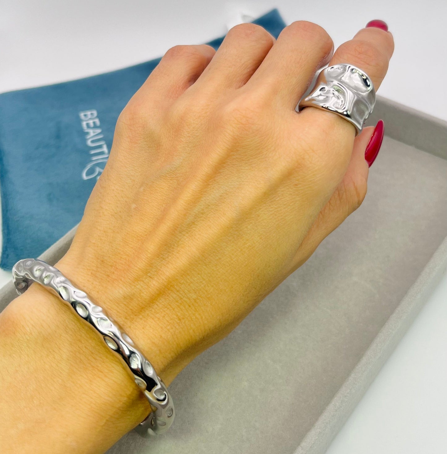 SILVER TEXTURED BRACELET