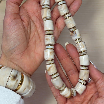 BEIGE NECKLACE