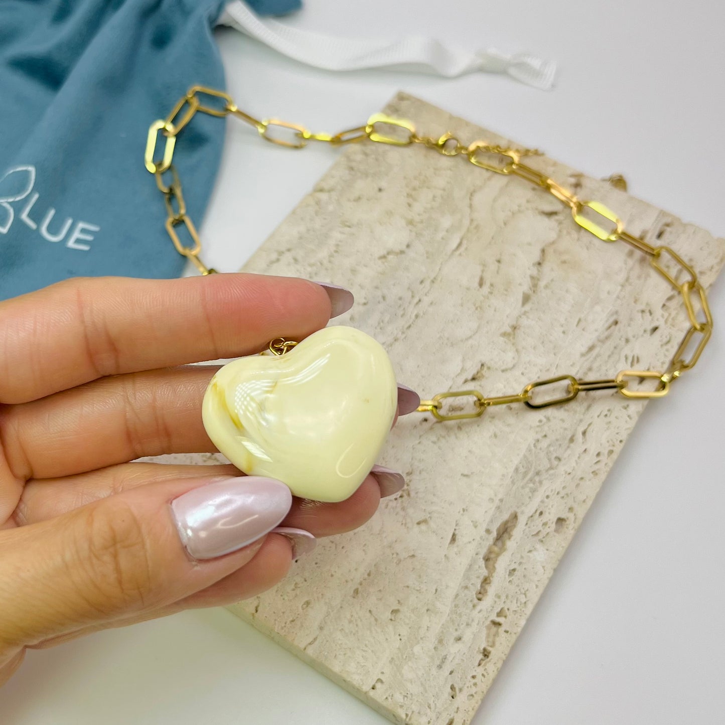 HEART PENDANT NECKLACE