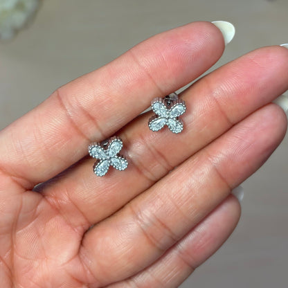 SMALL FLOWER SILVER EARRINGS