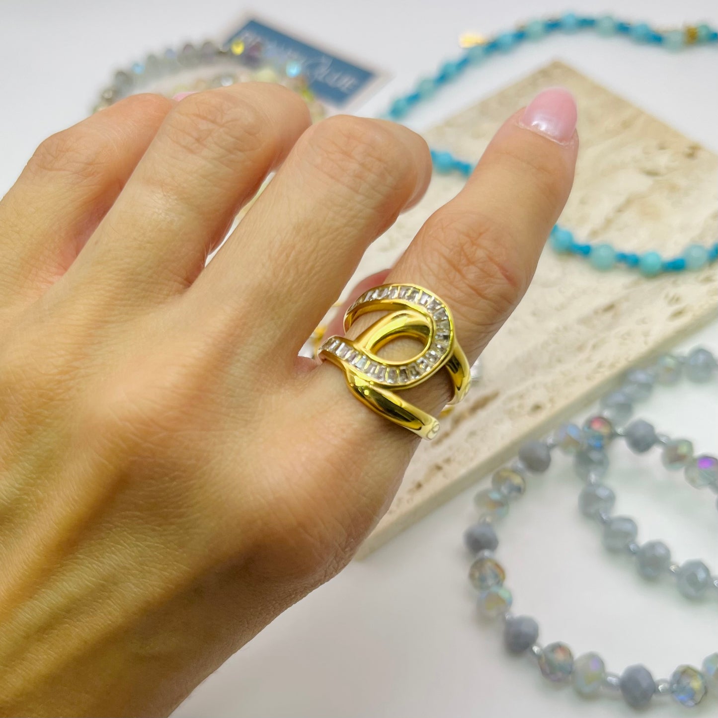 GOLD CROSSOVER RING