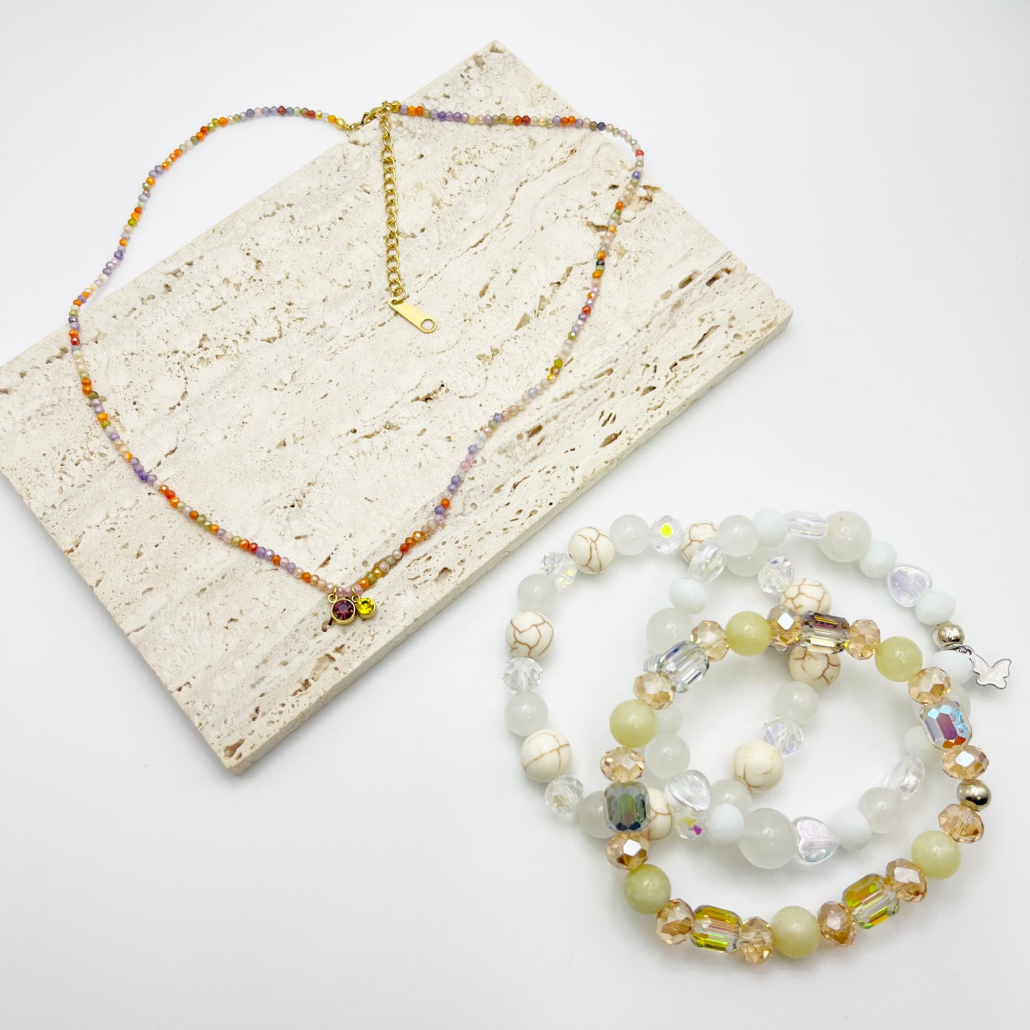 SMALL MULTICOLORED BEADS NECKLACE