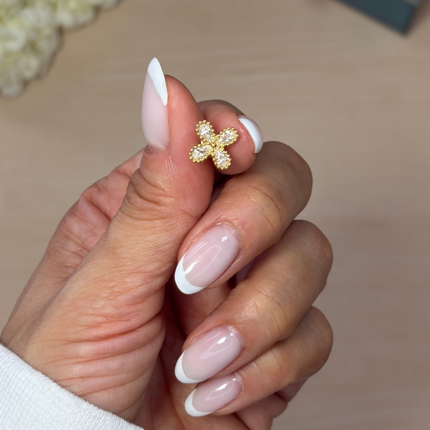 SMALL FLOWER GOLD EARRINGS