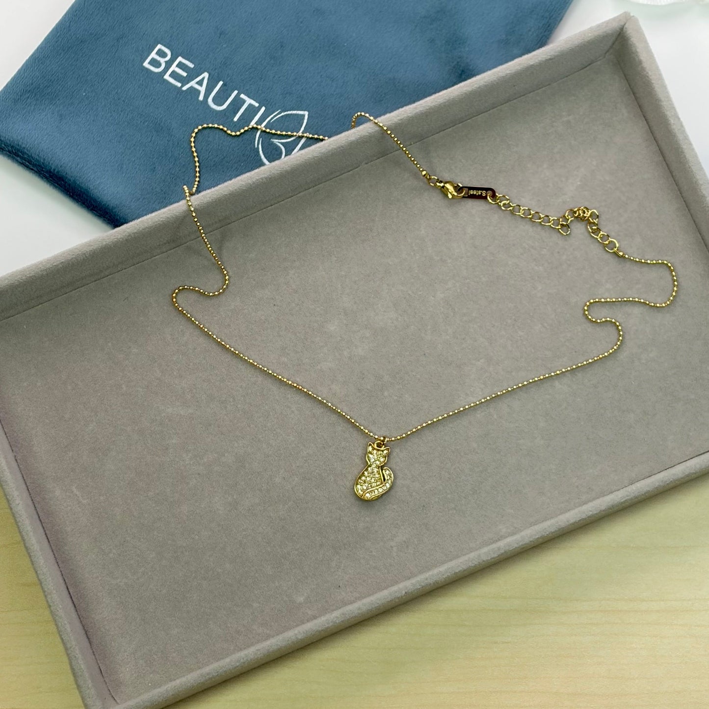 CAT PENDANT NECKLACE