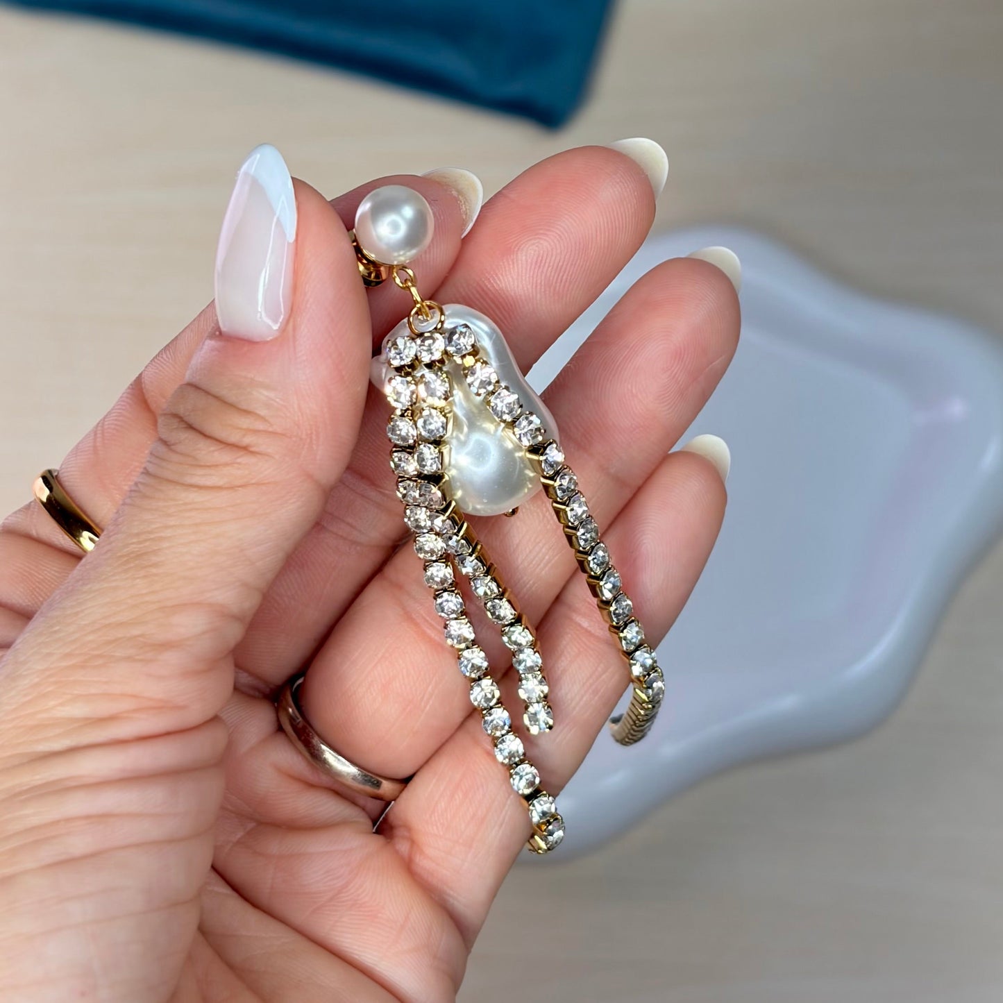 PEAL RHINESTONE EARRINGS