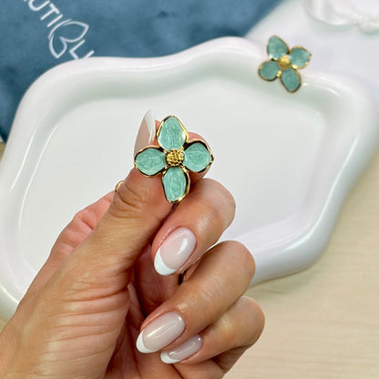 GREEN FLOWER EARRINGS