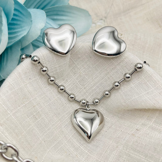 HEART STUD EARRINGS
