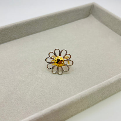 TWO TONE FLOWER RING