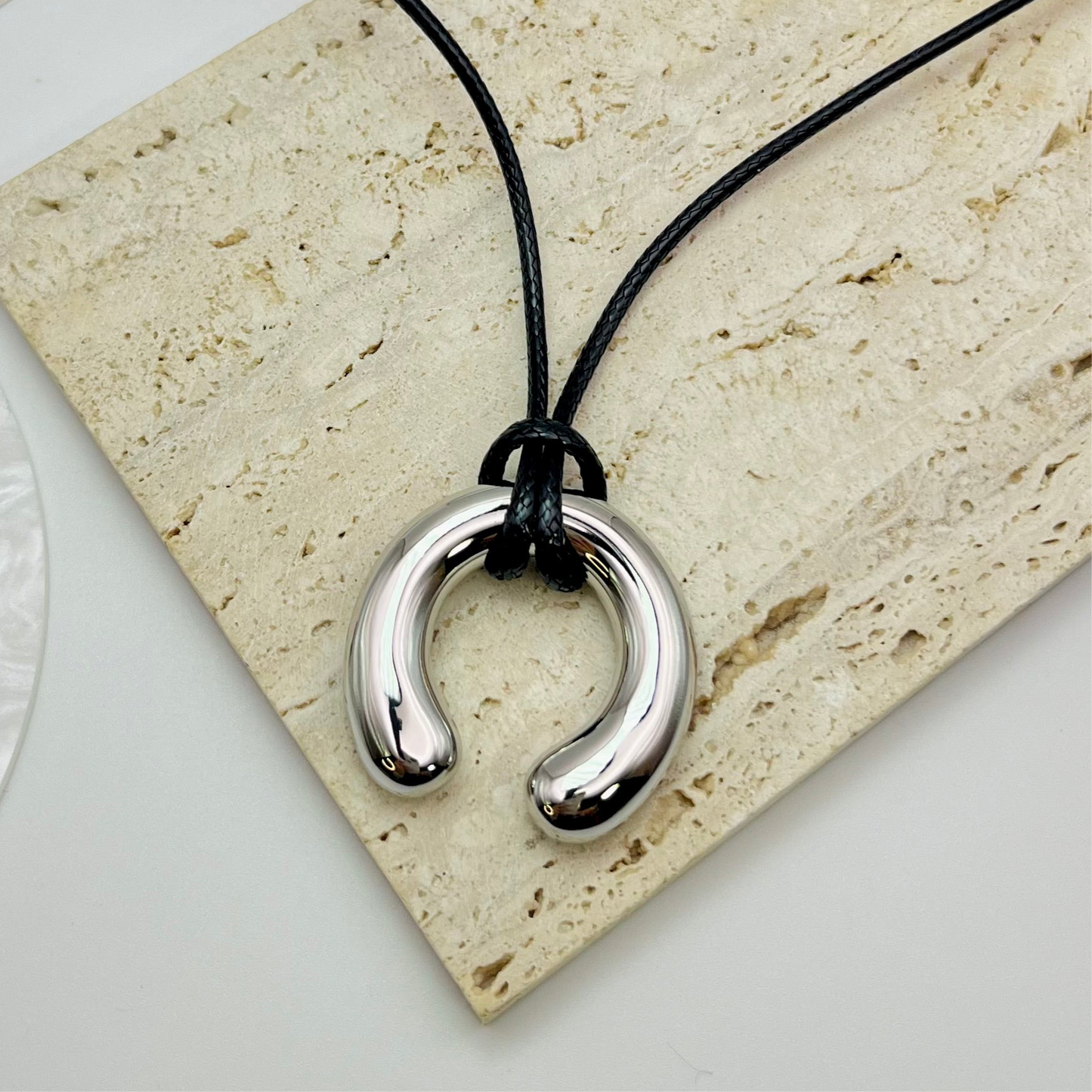 SILVER PENDANT CORD NECKLACE