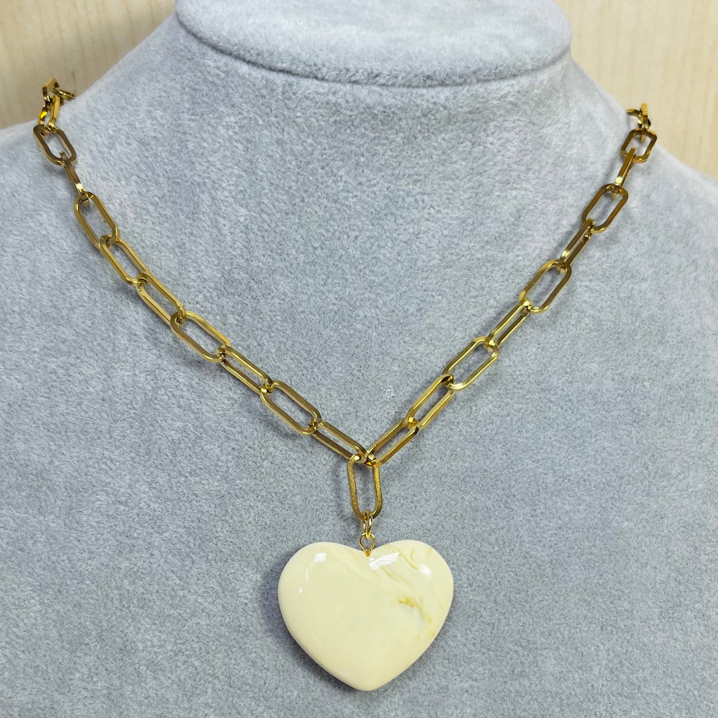 HEART PENDANT NECKLACE