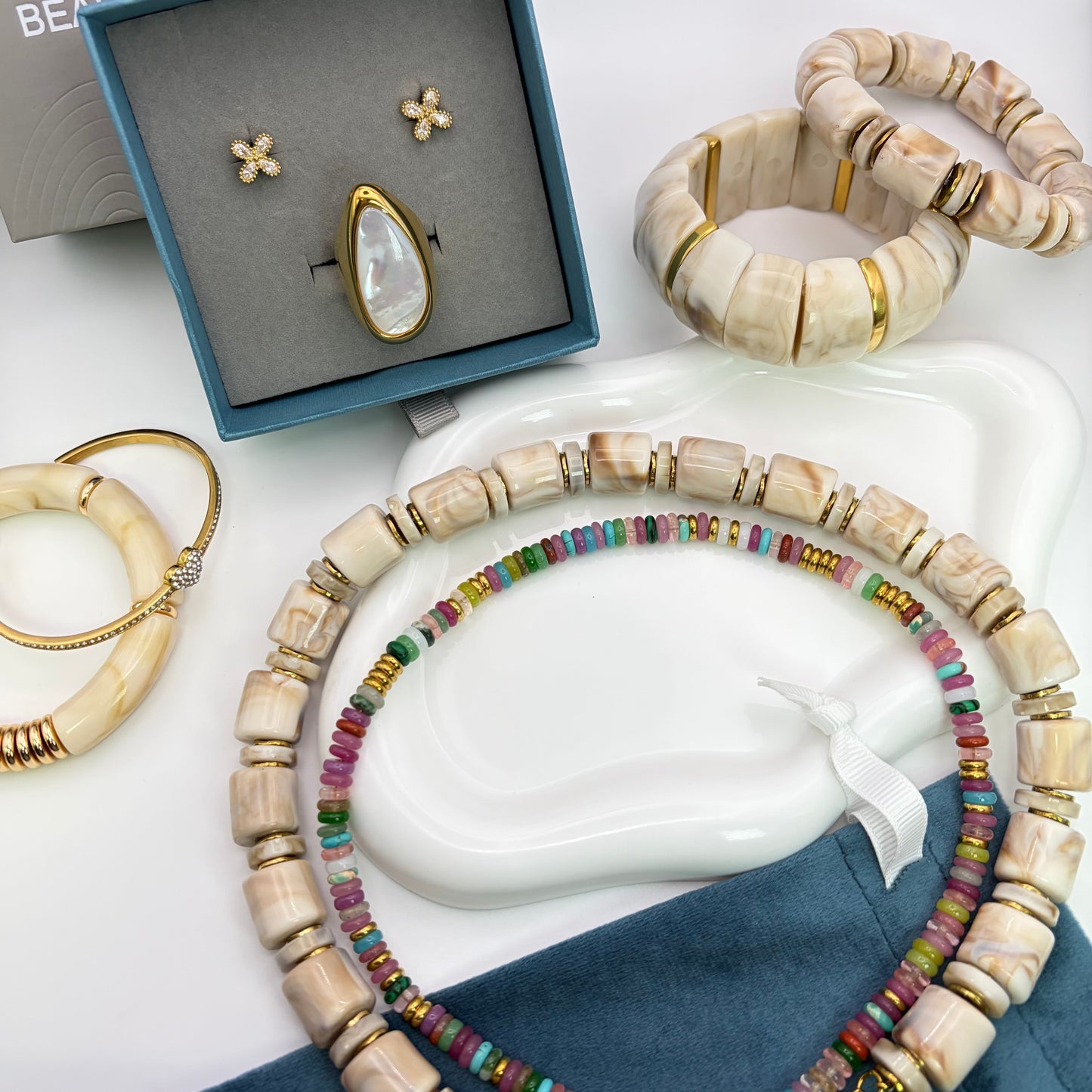 SMALL FLOWER GOLD EARRINGS