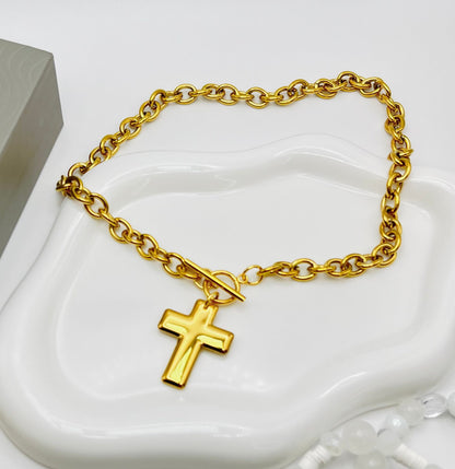 CROSS PENDANT NECKLACE