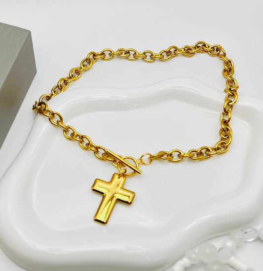 CROSS PENDANT NECKLACE
