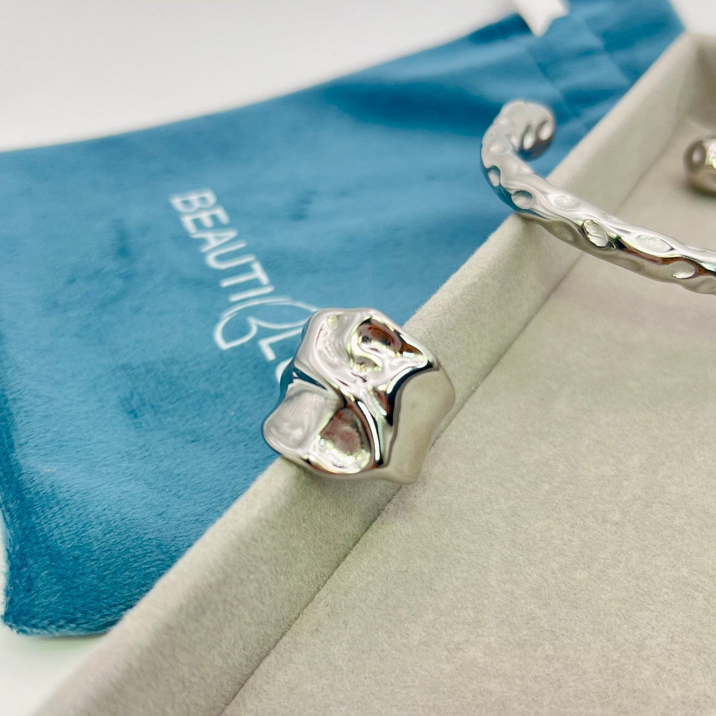 TEXTURED SILVER RING