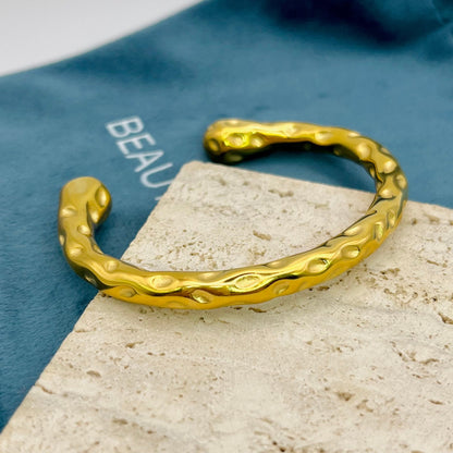 GOLD TEXTURED BRACELET