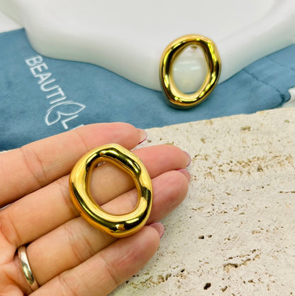 OVAL GOLD EARRINGS