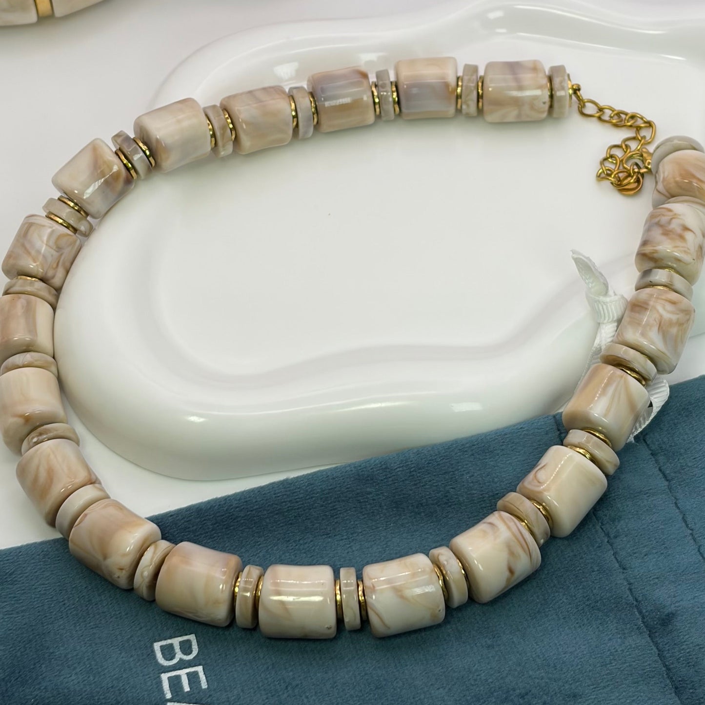 BEIGE NECKLACE