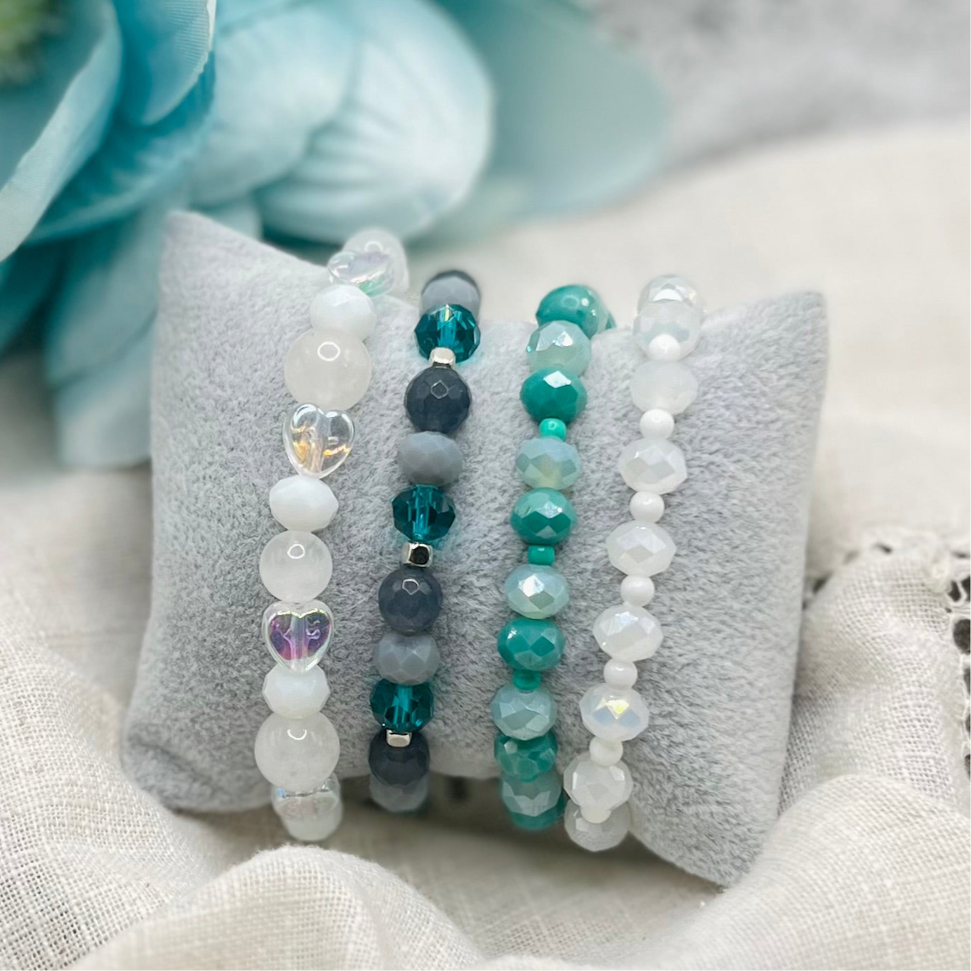 WHITE BEADS BRACELET