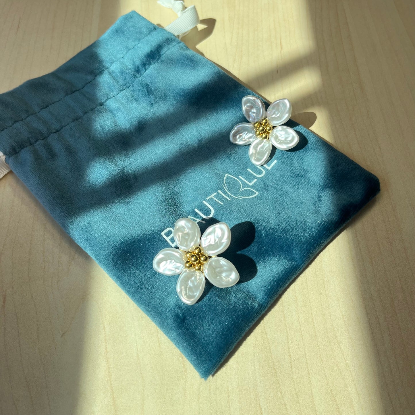 PEARL FLOWER EARRINGS