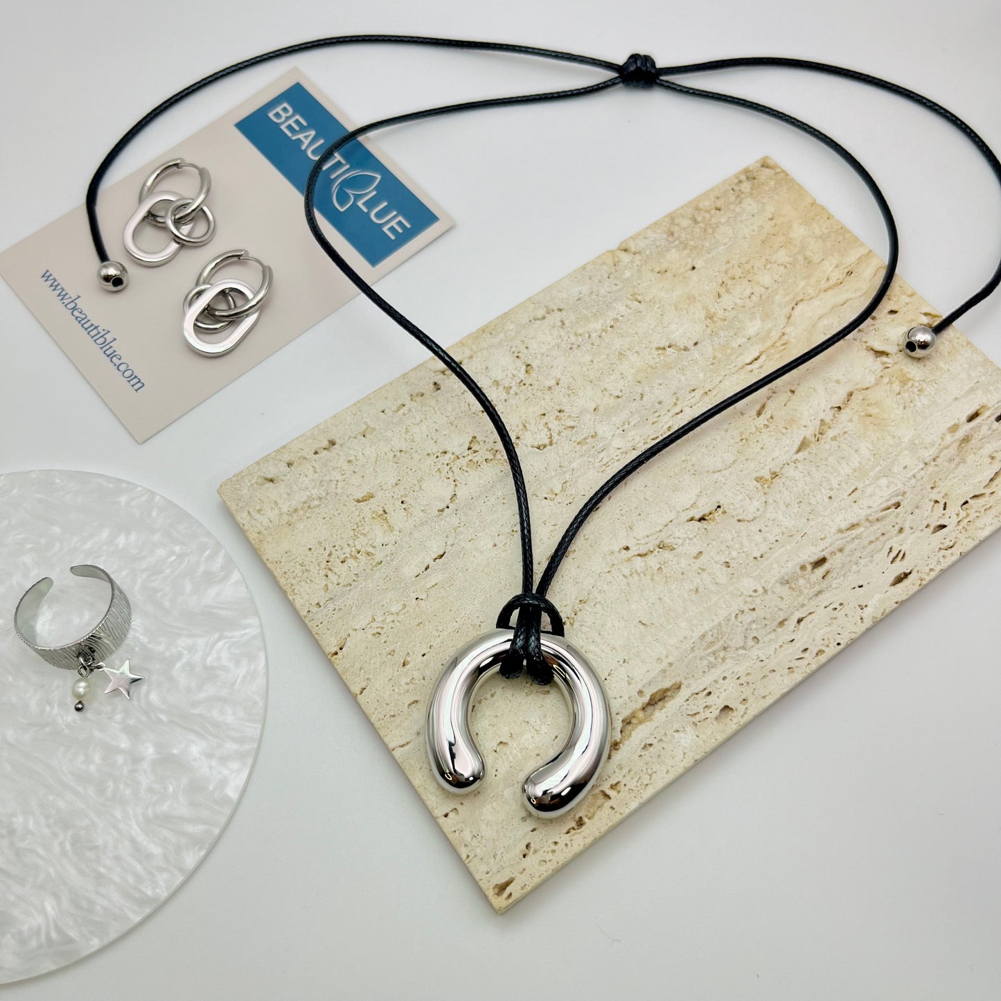 SILVER PENDANT CORD NECKLACE