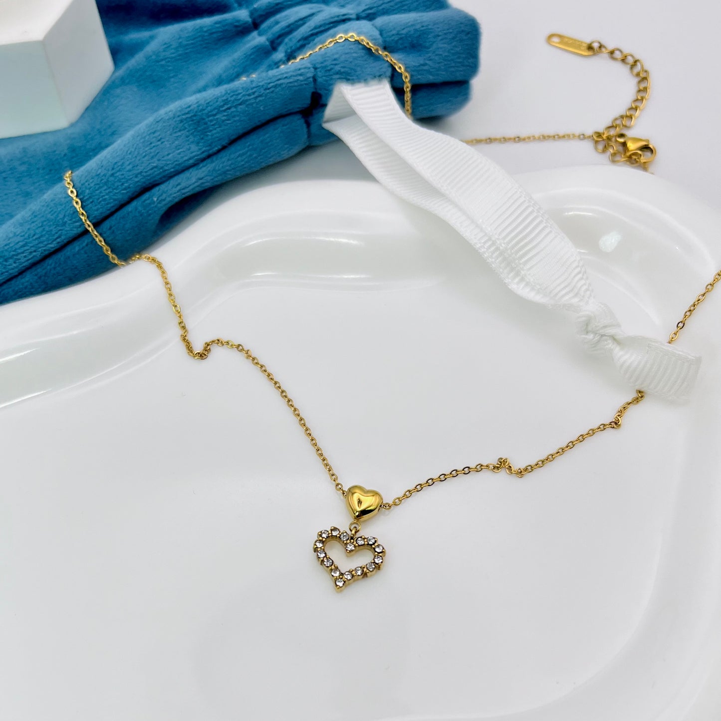 DOUBLE HEART PENDANT NECKLACE