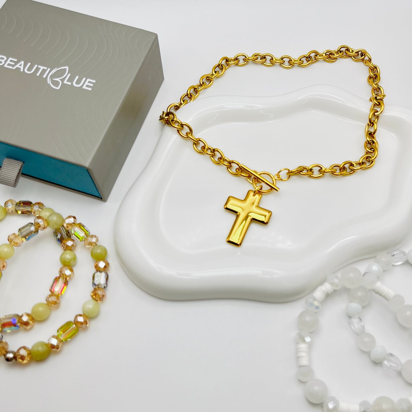 CROSS PENDANT NECKLACE