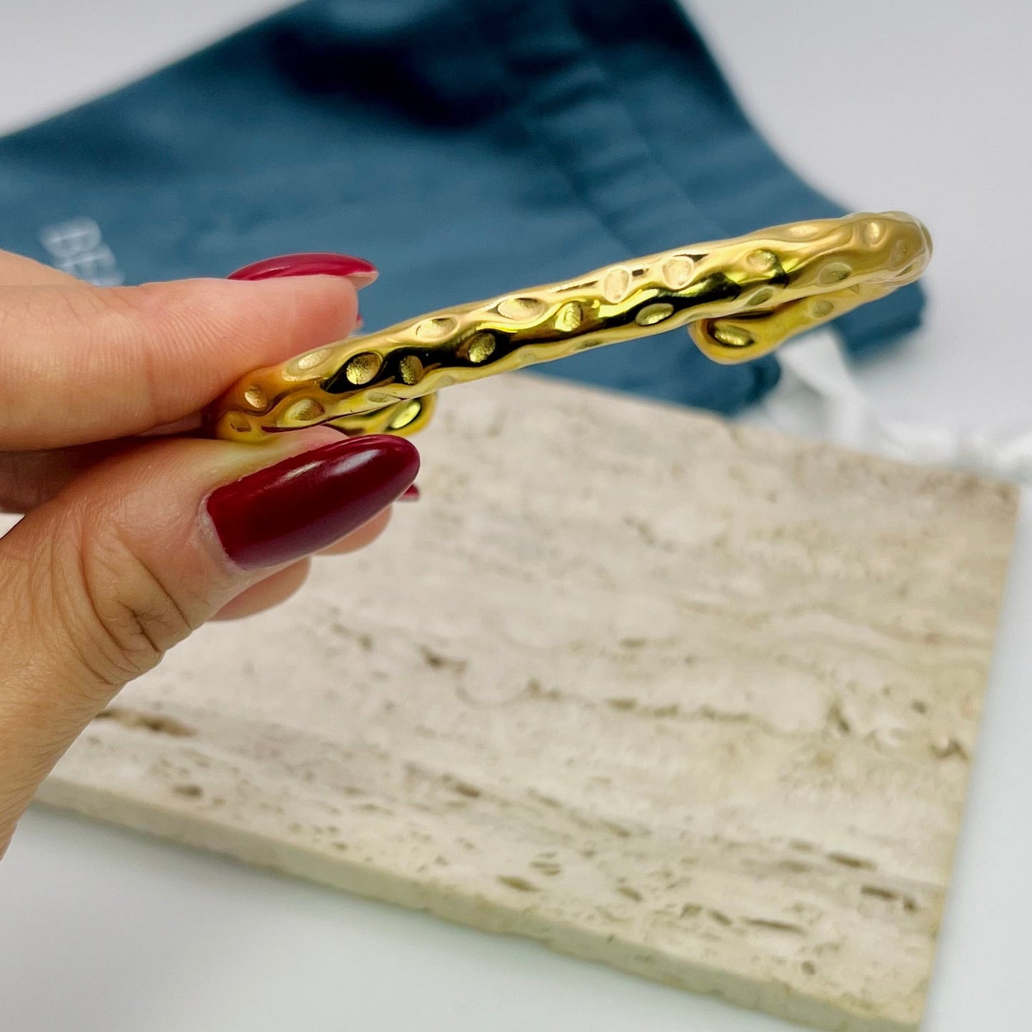 GOLD TEXTURED BRACELET