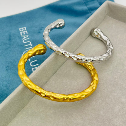 GOLD TEXTURED BRACELET