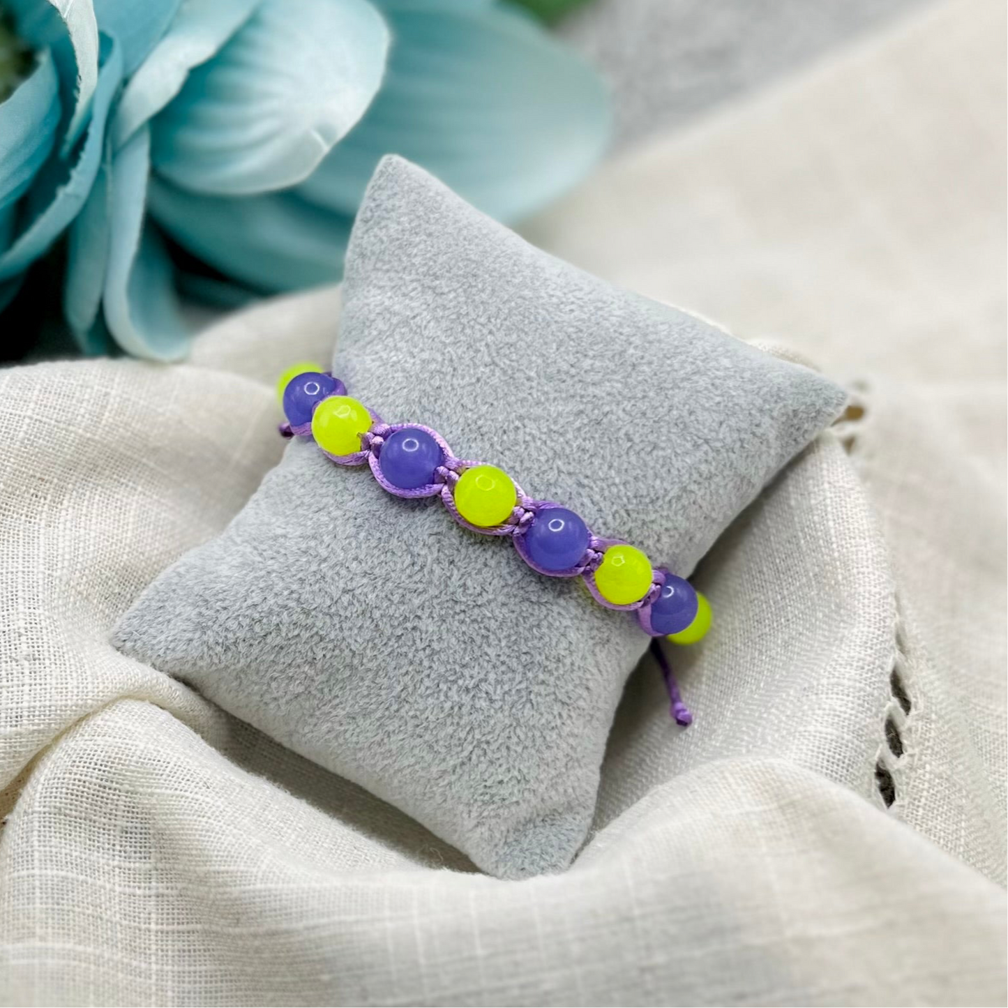 BRIGHT GREEN MACRAME BRACELET