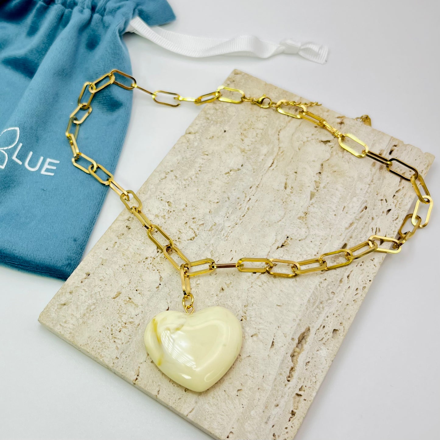 HEART PENDANT NECKLACE