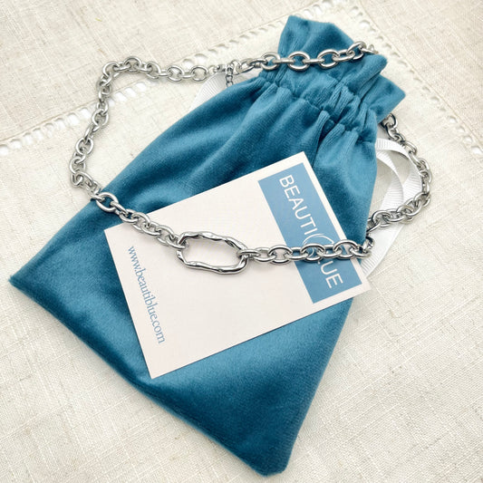 SILVER NECKLACE