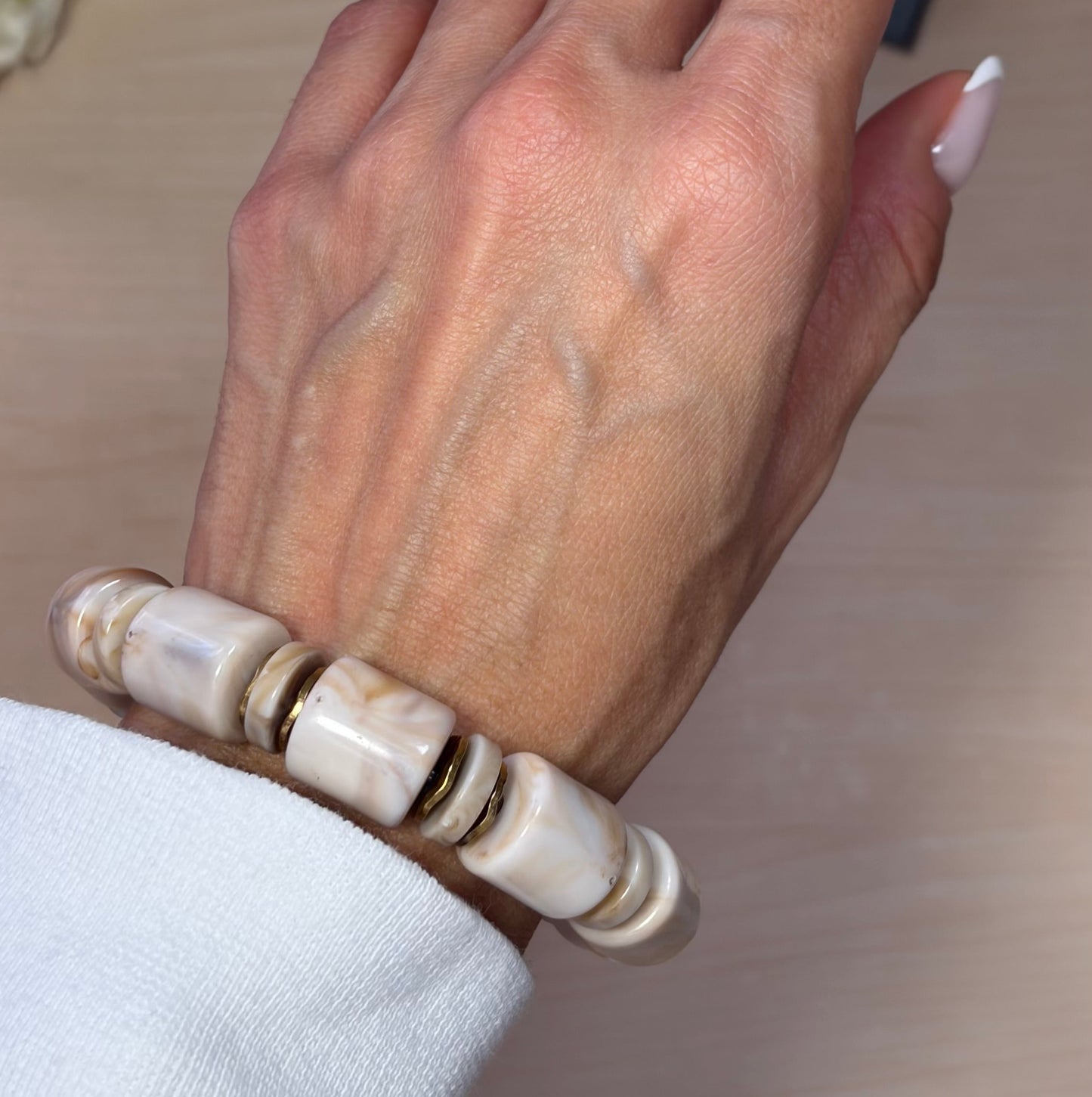 ELASTIC BEADS BEIGE BRACELET